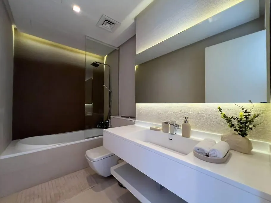 Modern 1Br Panoramic View, West Avenue Apartment Dubai United Arab Emirates